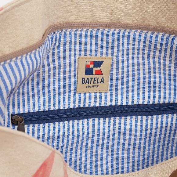 New Large Coral design bag made of canvas and with faux‎ leather handle. - Picture 3 of 4